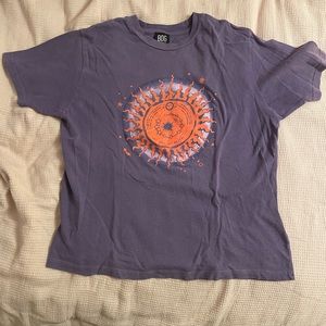 Medium, purple, graphic t-shirt